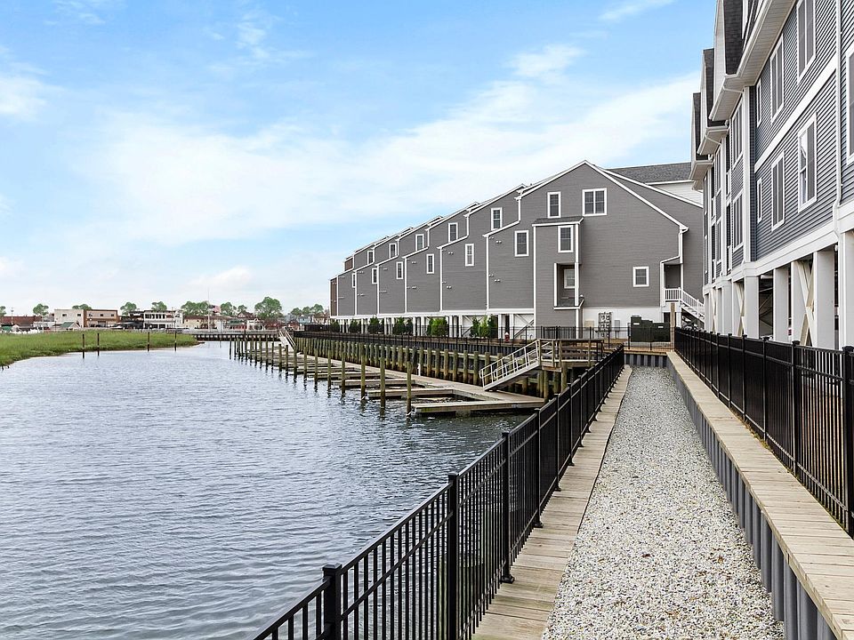 Boat Slips Available