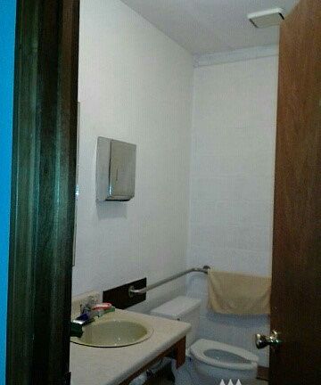 5th image of 409 W Stanley St
