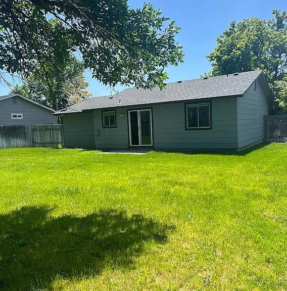 2608 E Denver Ave — Photo 6