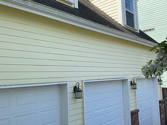 Attached 3 car garage