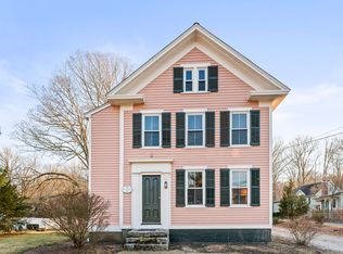 32 Main Street, Essex, CT 06442