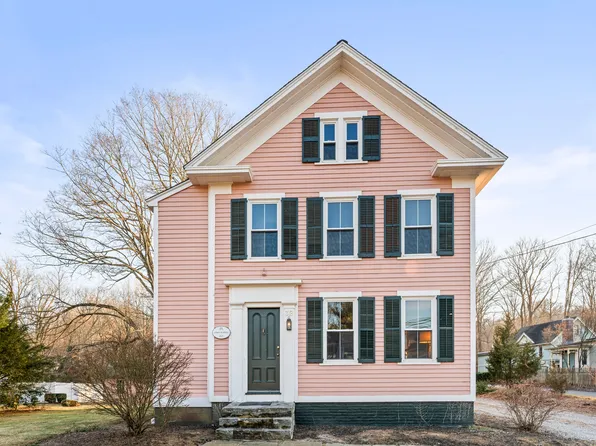 32 Main Street, Essex, CT 06442