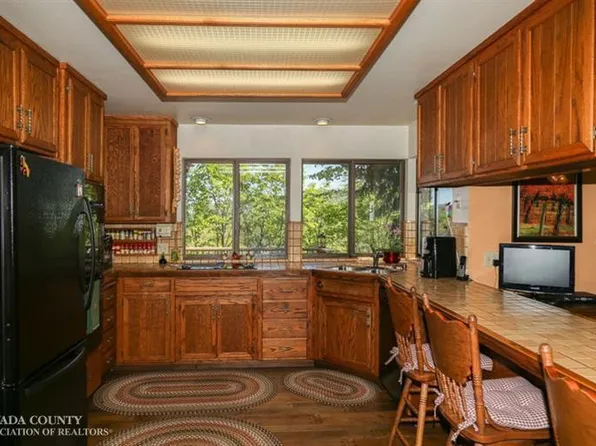 18136 Chaparral Dr, Penn Valley, CA 95946