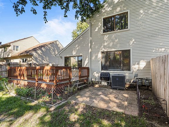 4th image of 726 Higgins Rd