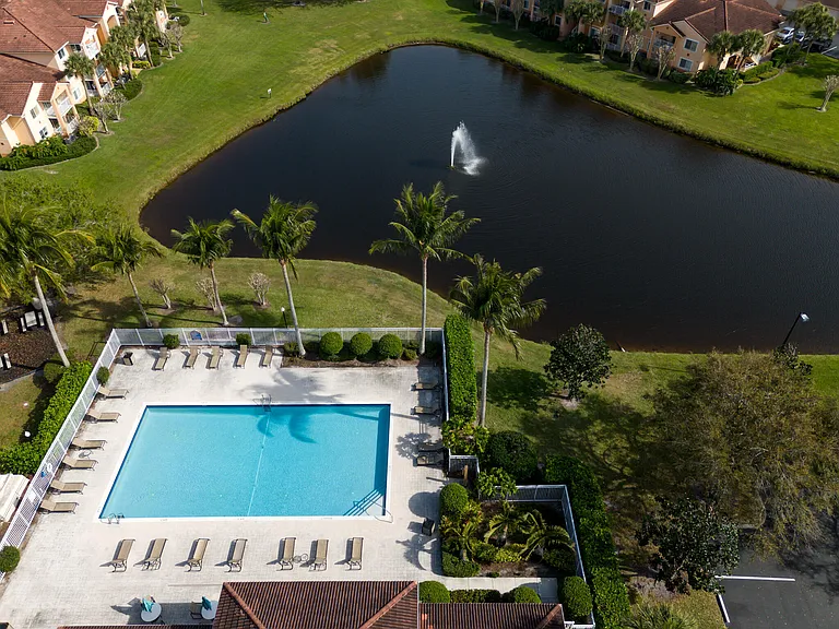281 SW Palm Dr #102 — Photo 24