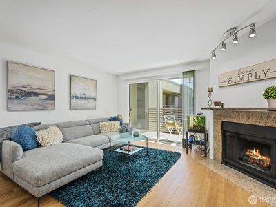7323 Sand Point Way NE #311, Seattle, WA, 98115