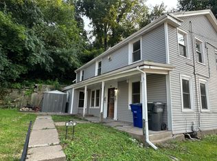 576 W Locust St, Dubuque, IA 52001
