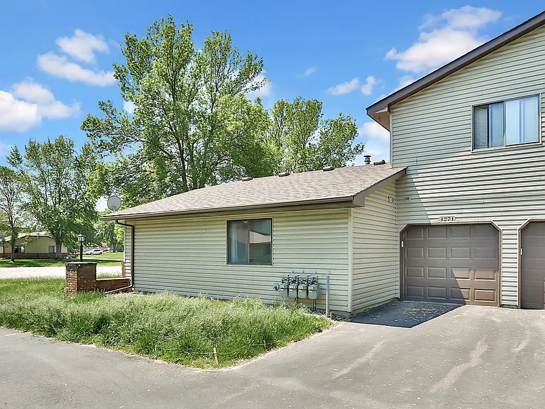 1271 Greenbriar Ct — Photo 13
