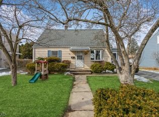 8 Phelan Ct, Haskell, NJ 07420