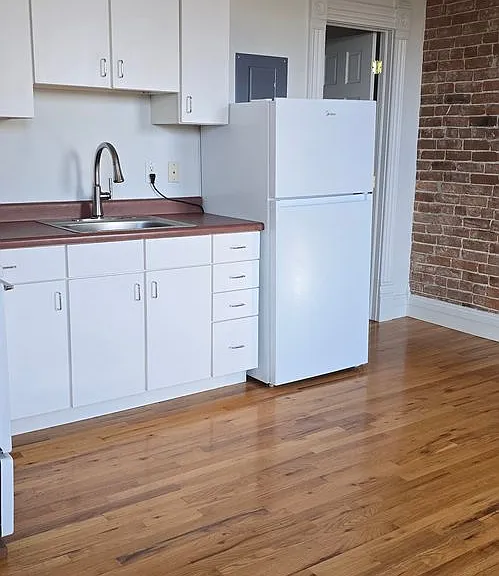 101-107 W Bridge St #4 — Photo 6