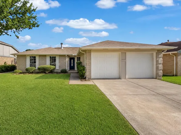 10836 Mesquite Dr, La Porte, TX 77571