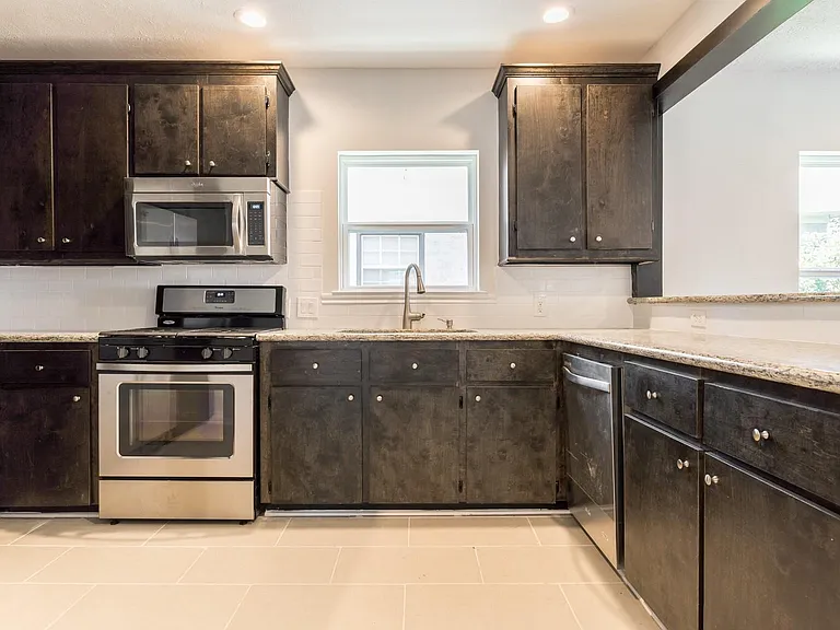 519 W Clay St #2 — Photo 7