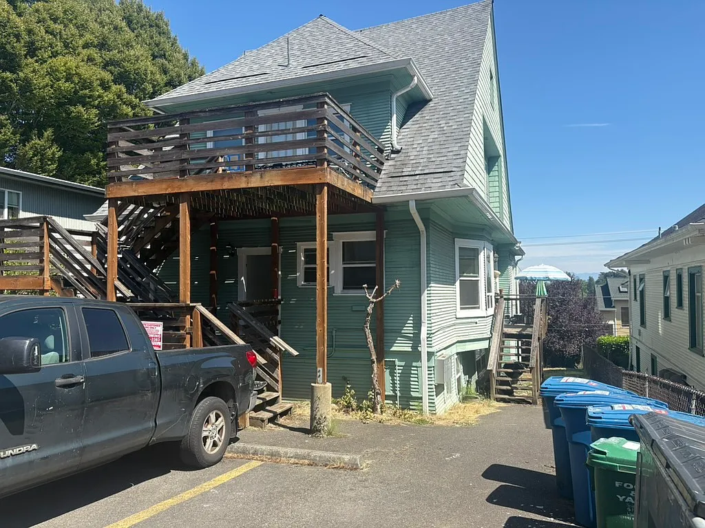 2 bed, 800 sqft, $1,800 — Photo 3