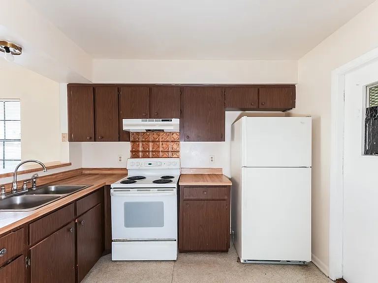 620 Emerald Ave #1 — Photo 10