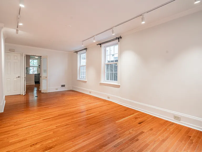 2228 Pine St — Photo 21