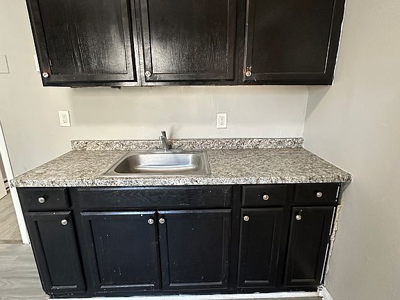 3rd image of 71 River St #1L