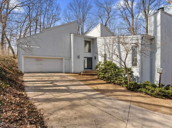 52051 Farmington Square Rd, Granger, IN 46530