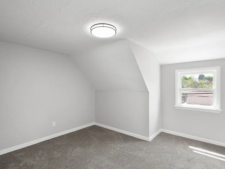 716 E Pittsburgh McKeesport Blvd — Photo 13