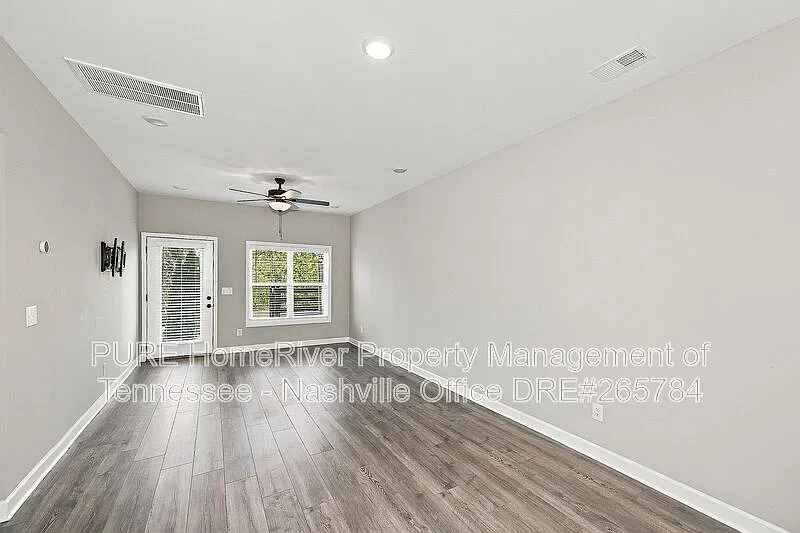 4 bed, 3.5 bath, 2033 sqft, $2,595 — Photo 3