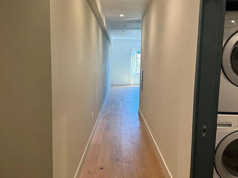 580 Grand Ave #401 — Photo 2