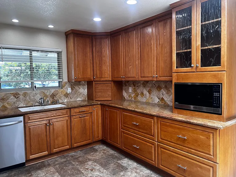 6002 Paxton Ct — Photo 7