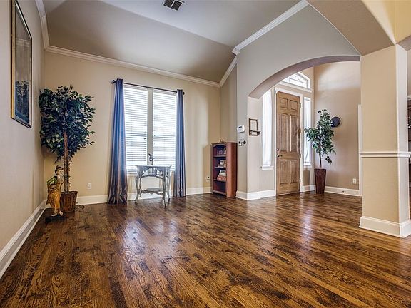 4th image of 3517 Lindale Dr