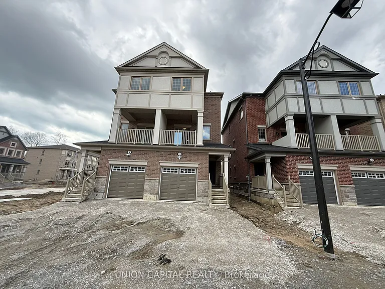 11 Franklin Ave — Photo 30