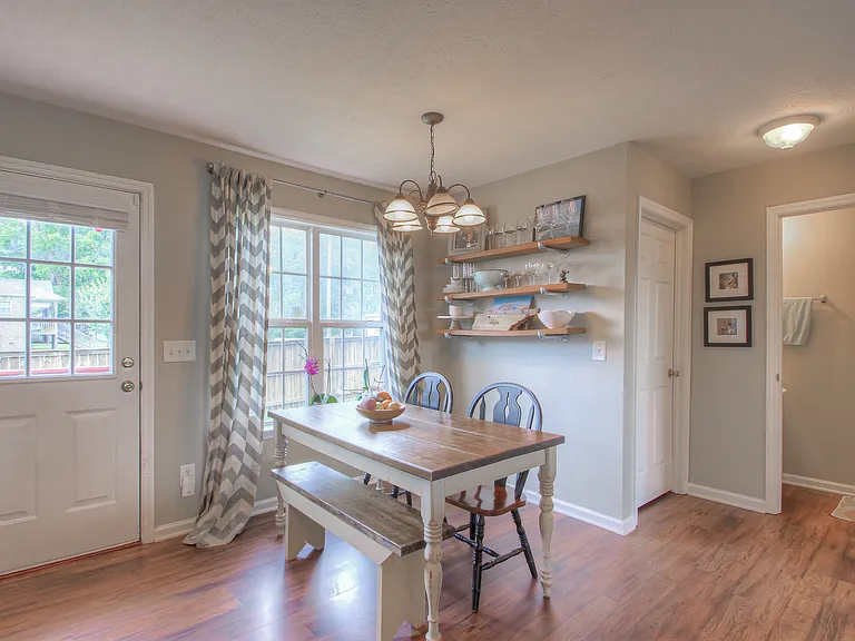 111 Cleveland St — Photo 10