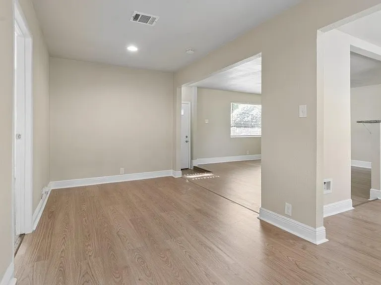 216 Bearle St — Photo 11