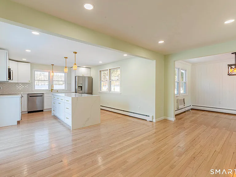 26 Kelly Rd — Photo 12
