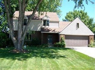 823 Andrews Rd, Medina, OH 44256