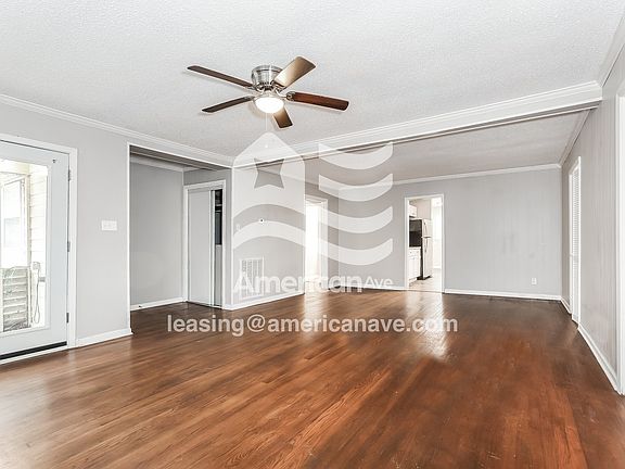 583911_003_living_room_14400438.jpg