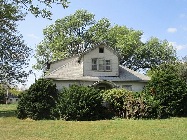 1st image of 825 N County Road 560 E