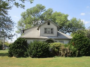 825 N County Road 560 E, Tuscola, IL 61953
