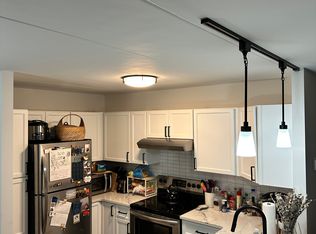 37 E Montgomery Ave APT 4, Ardmore, PA 19003