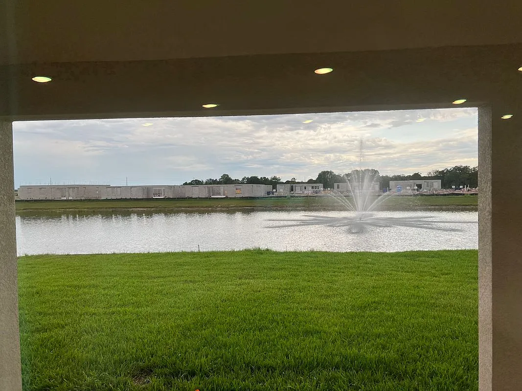 4 bed, 2.5 bath, 2700 sqft, $4,200 — Photo 4