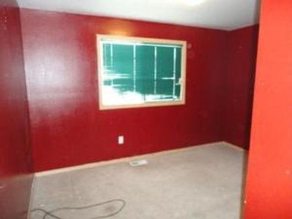 5th image of 701 Lois Ln #16