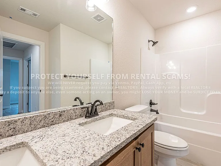 142 N Broyles Ave — Photo 13