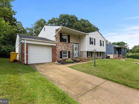 3rd image of 1107 Colony Ridge Rd