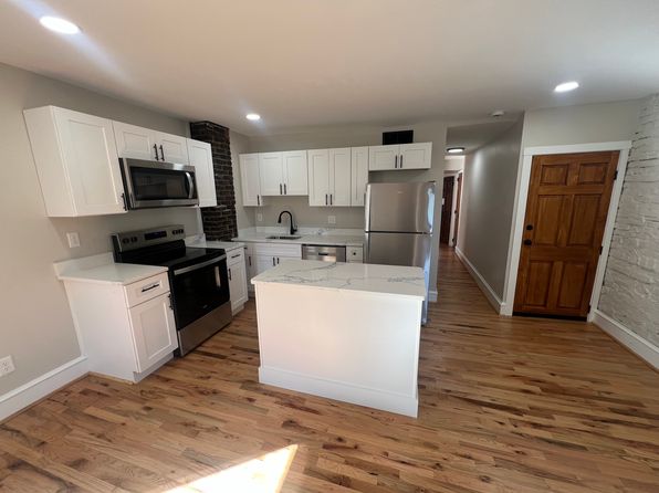 1422 N Van Buren St APT 2