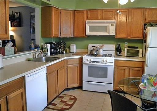 4th image of 433 Saint Giles Ct