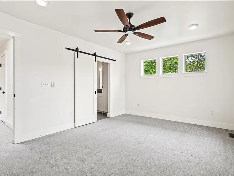 549 E Trackstand Ln — Photo 23