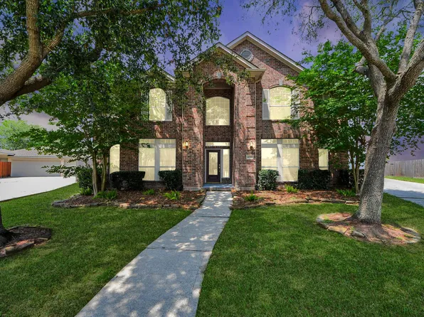 4230 Waterwood Dr, Baytown, TX 77521