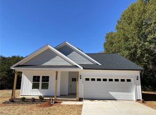 1144 Dudley St, Yadkinville, NC 27055