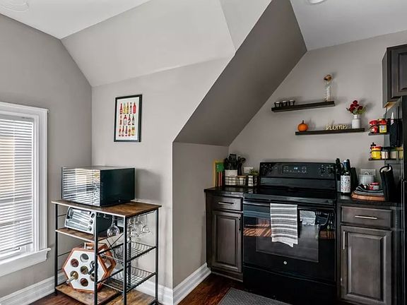 5th image of 259 Norwood Ave #3