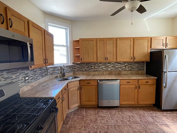 3rd image of 7025 S Calumet Ave #2