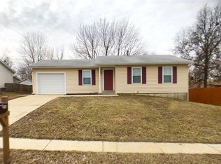 1903 Springhill Dr, O'Fallon, MO 63366