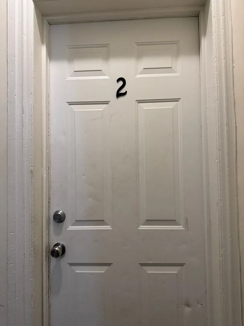 929 W Gordon Street — Photo 3
