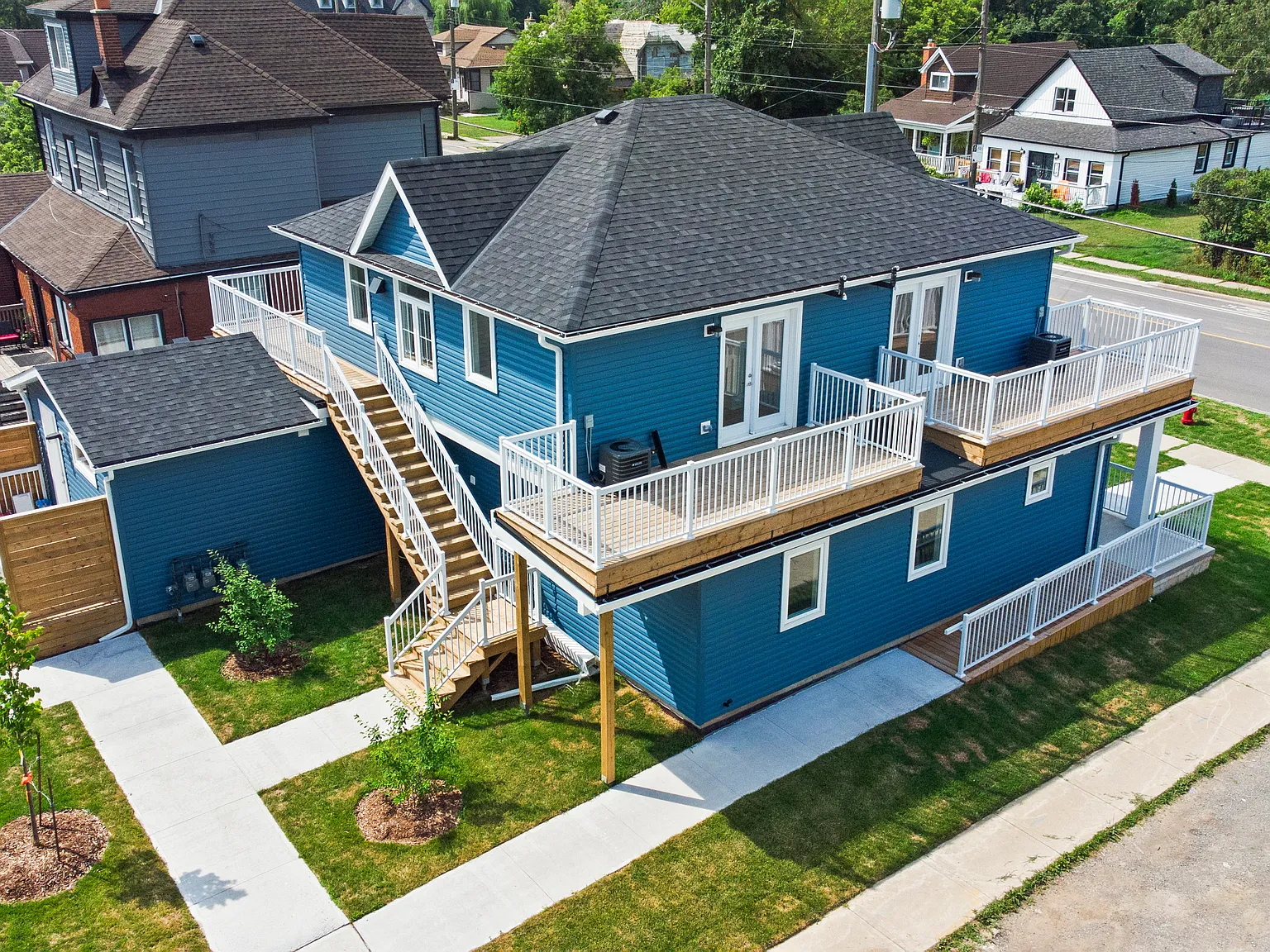 777 Beach Boulevard — Photo 2