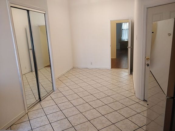 4th image of 3166 43rd St APT 1R